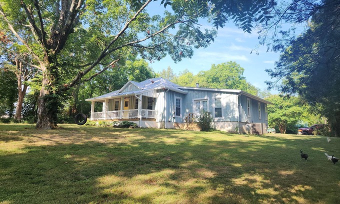 Flintstone Otro | Charming 3-bedroom farmhouse private 15 minutes to downtown Chattanooga