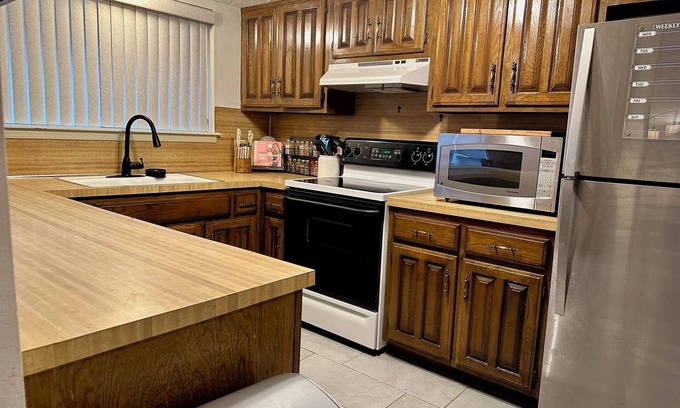 Tulsa Casa | Charming 3-bedroom family house with AC and WiFi in Tulsa
