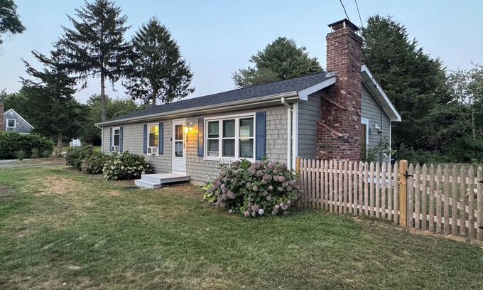 Cotuit Casa | Charming 3-bedroom house in lovely Barnstable
