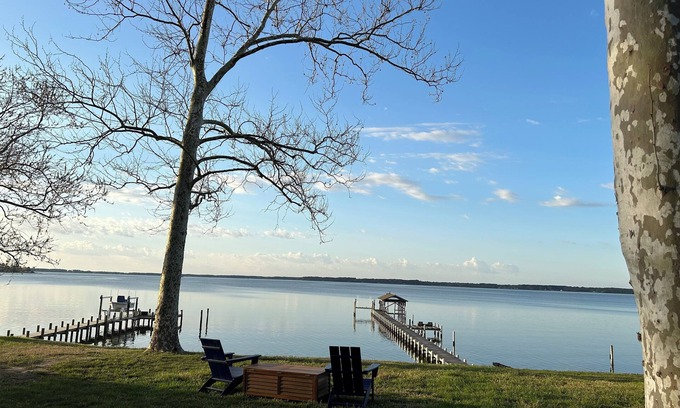 Deltaville Casa | Charming 3-bedroom house in Deltaville with Stunning Views and Beautiful garden!