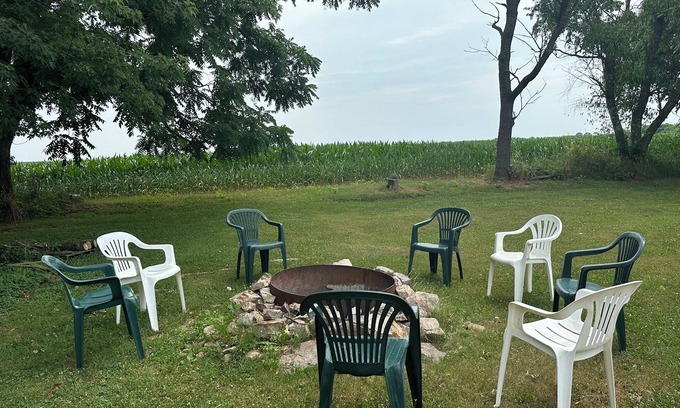 Harrisburg Casa | Charming 3-bedroom house in beautiful Grantville with WiFi, AC