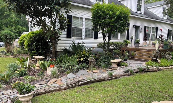 Holly Ridge Casa | Charming 3-bedroom house in welcoming Holly Ridge with WiFi, AC. Pet friendly