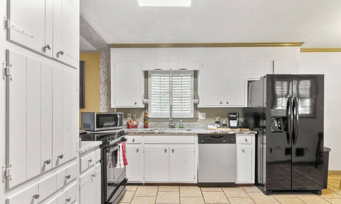 Forest Lake Casa | Charming 3-bedroom house in fabulous Tuscaloosa!