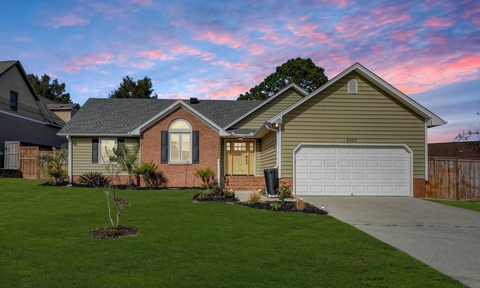 Silver Lake Casa | Charming 3-bedroom house close to area beachs, the river and downtown