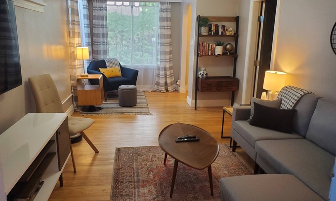 Saskatoon Downtown Casa | Charming 3 bedroom house close to downtown!