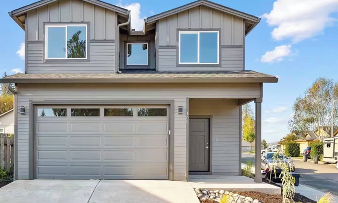 Cathlamet Casa | Charming 3-bedroom house in peaceful Cathlamet by the Columbia River