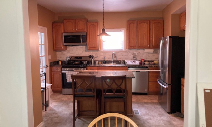Garfield Heights Casa | Charming 3-bedroom house for Rent, Monthly, 1,400.00.