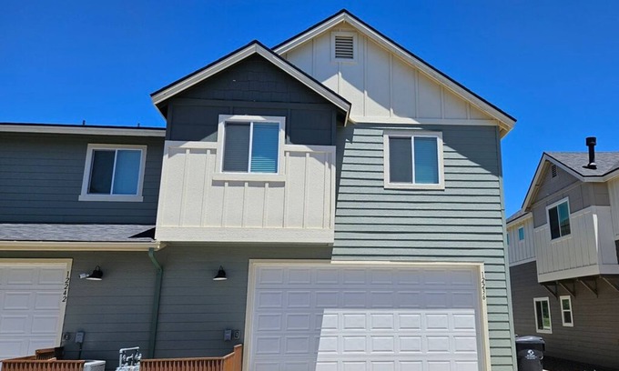 Flagstaff Casa | Charming 3-bedroom house with WiFi and a scenic forest view in Belmont