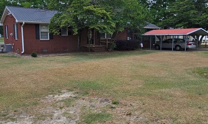 Rosewood Casa | Charming 3-bedroom house with AC and WiFi in wonderful Goldsboro/Rosewood area.