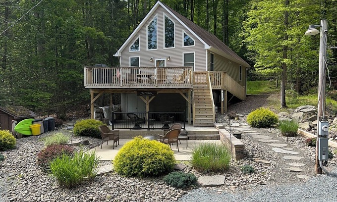 Greentown Casa | Charming 3-bedroom house with Loft & 2 Double Beds in fabulous Greentown