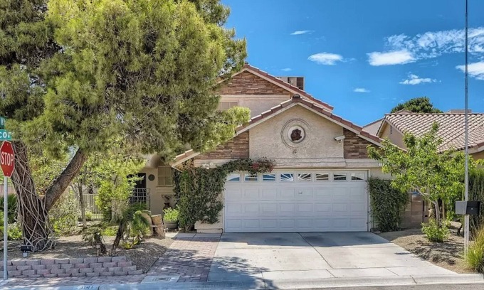 Paradise Valley Casa | Charming 3-bedroom house in vibrant Las Vegas with WiFi, AC