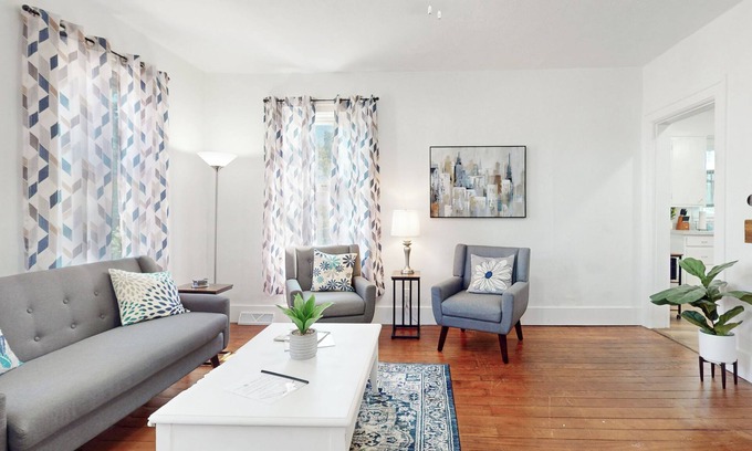 Mansfield Casa | Charming 3-bedroom house in Mansfield with WiFi, AC, full kitchen