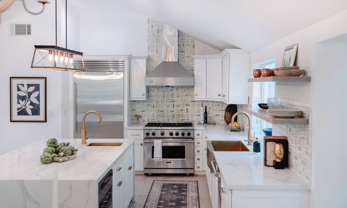 Montecito Casa | Charming 3-bedroom house plus office with AC, WiFi and heated pool in Montecito
