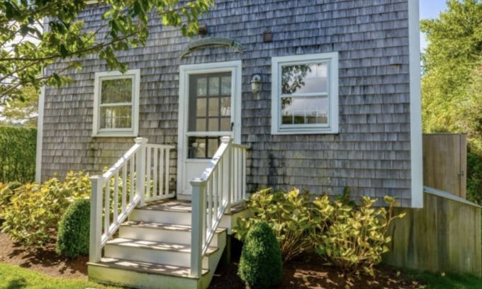 Brant Point Casa | Charming 3 bedroom house in Brant Point , Nantucket a walk to town with WiFi, AC