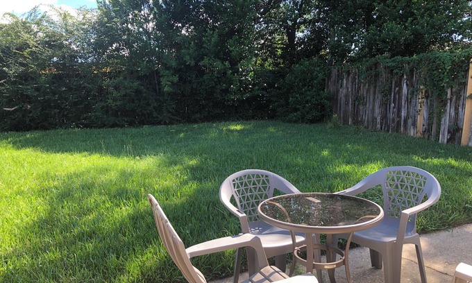 Bellview Casa | Charming 3-bedroom house in gorgeous Pensacola with WiFi, AC, & a private yard.