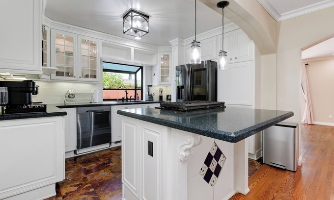 Bay Ho Casa | Charming 3-bedroom house with large pool in brilliant San Diego