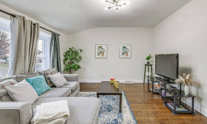 Lawnside Casa | Charming 3-bedroom Home near Philadelphia