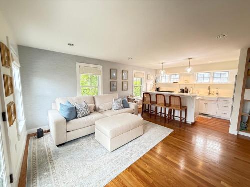 Oak Bluffs Casa | Charming 3-Bedroom Home in the Heart of Oak Bluffs