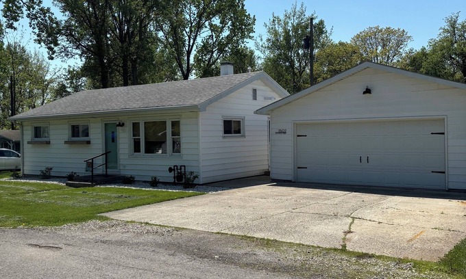Bay View Casa | Charming 3-bedroom home in Sandusky -Bay View- new deck, close to Cedar Point!