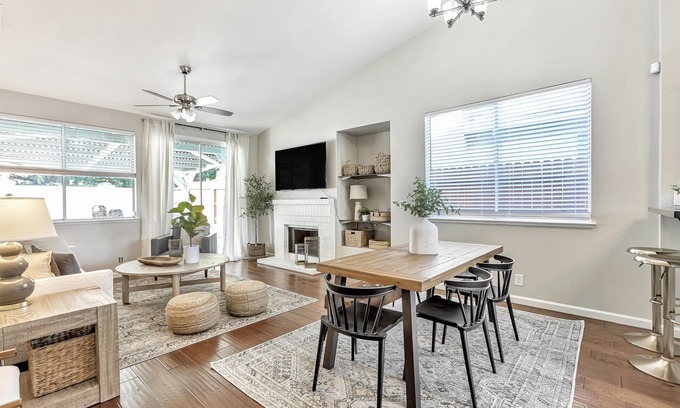 Folsom Casa | Charming 3-bedroom home, popular Broadstone area, walk to shops & park, WiFi, AC