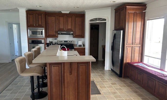 Crystal Hill Casa | Charming 3-bedroom home nestled on a picturesque 270-acre farm in Halifax.