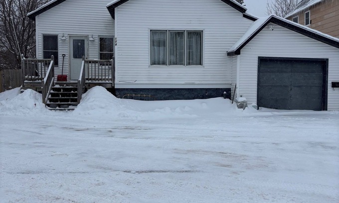Laurium Casa | Charming 3-Bedroom Home in the UP - A Great Place for Family, Friends, and Paws!