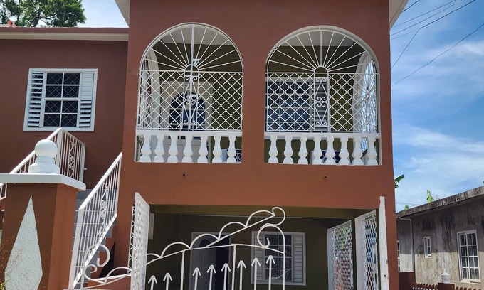 Salt Gut Casa | Charming 3-bedroom house in Boscobel , with WiFi access. 15 minutes fr Ocho Rios