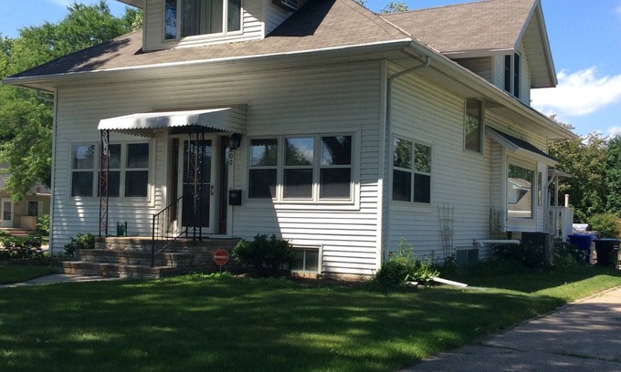 Appleton Casa | Charming 3-bedroom house in fantastic Appleton with AC, WiFi