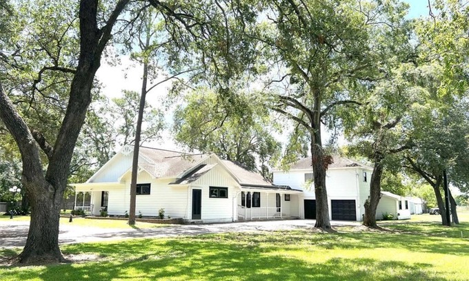 Danevang Casa | Charming 3-bedroom house in serene El Campo with AC