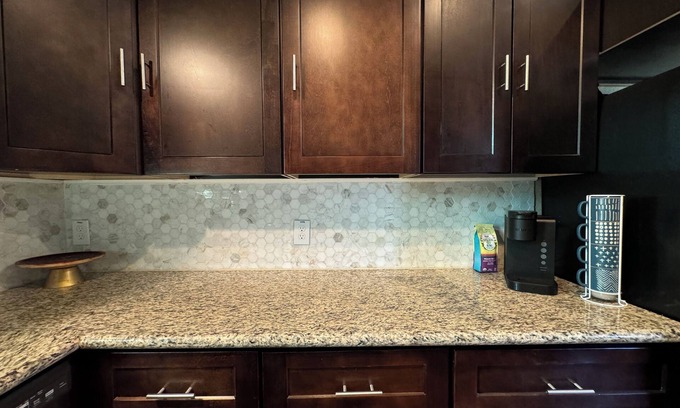 La Porte Casa | Charming 3-bedroom house with AC and WiFi in La Porte