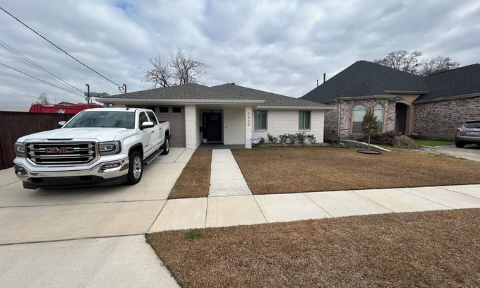 Metairie Casa | Charming 3-bedroom house in peaceful Metairie with WiFi, AC
