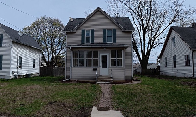Rockford Casa | Charming 3-bedroom house in superb Rockford