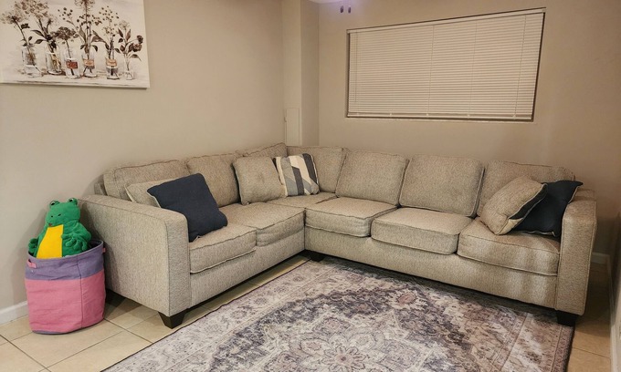 Mehlville Casa | Charming 3-bedroom house in fabulous St. Louis with WiFi, AC