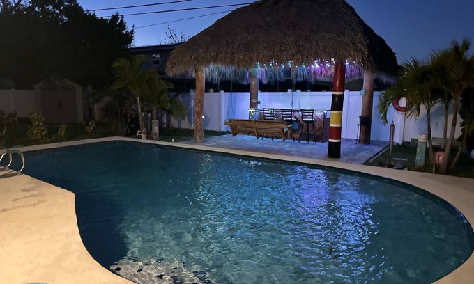 Cocoa Casa | Charming 3-bedroom house in delightful Cocoa with AC