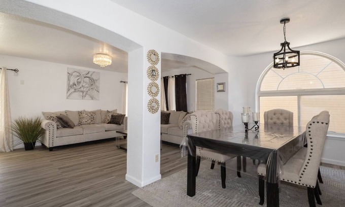 Green Valley Ranch Casa | Charming 3-bedroom house with WiFi and AC in awesome Denver