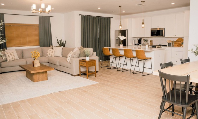 Fresno Casa | Charming 3-bedroom house with countryside aesthetics in fabulous Fresno.