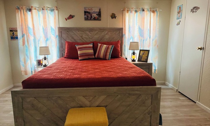 Lytle Casa | Charming 3-bedroom house with AC and WiFi in welcoming Lytle,TX.