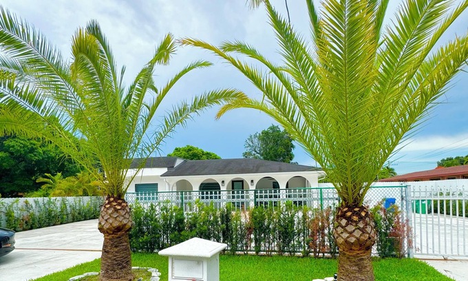 Coral Terrace Casa | Charming 3-bedroom house in marvelous Miami with AC, WiFi