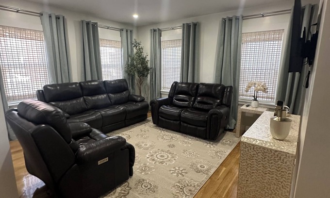 Salem Casa | Charming 3-bedroom house in the HEART of SALEM!
