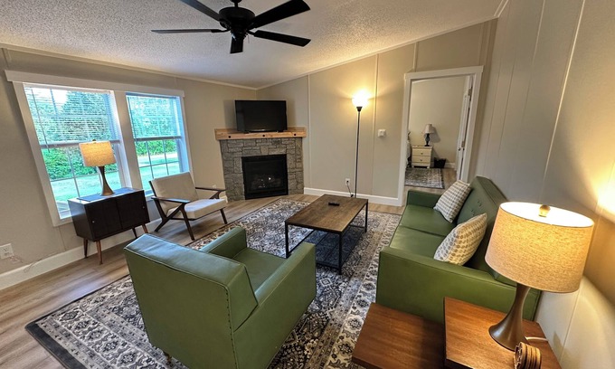 Warren Casa | Charming 3-bedroom house in Warren – Minutes from Midcoast Maine Adventures