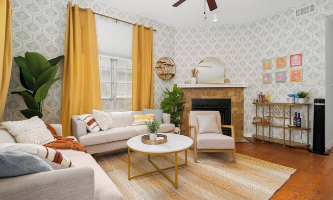 Barker Casa | Charming 3-bedroom house with Pool, Backyard Lounge, Game room in welcoming Katy