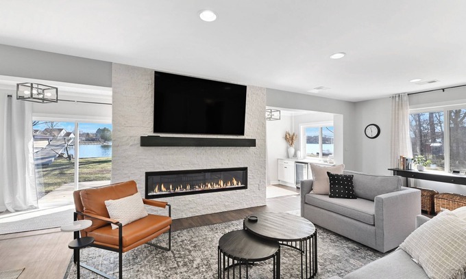 Tichigan Casa | Charming 3-bedroom lake house in Waterford with amazing views