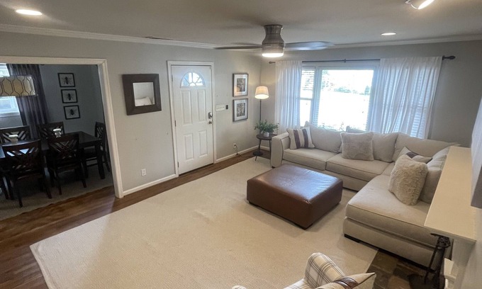 Homewood Casa | Charming 3 Bedroom - minutes to Samford or UAB