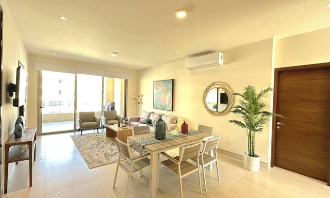 El Tezal Apartamento | Charming 3 bedroom apt minutes from the beach