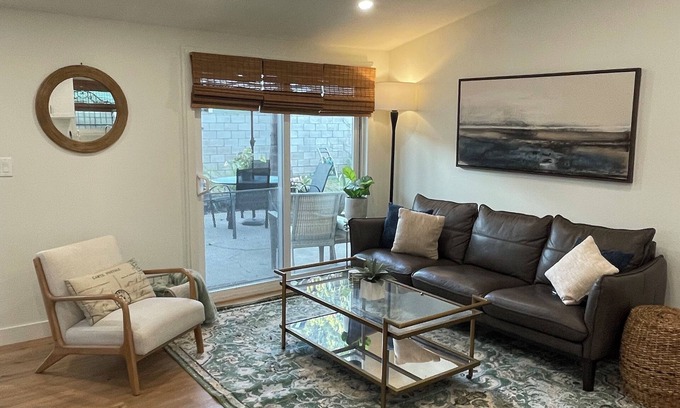 Downtown Casa | Charming 3-bedroom on quiet street 2 miles from Newport Coast