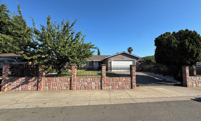 Sacramento Casa | Charming 3-bedroom Private Home in the Heart of Sacramento