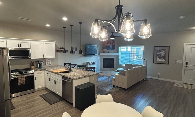 Bellemont Casa | Charming 3-bedroom townhome with AC and WiFi in Flagstaff