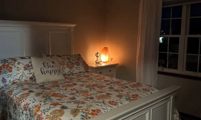 Cashton Casa | Charming 3-bedroom townhome with WiFi, AC in adorable Cashton