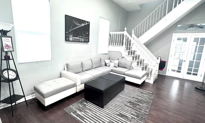 Glenwood Casa | Charming 3-bedroom townhome with WiFi, AC in Glenwood