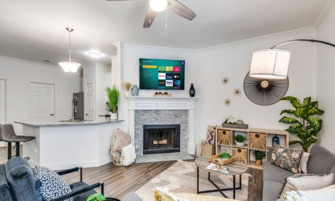 Frisco Casa | Charming 3-bedroom townhome with WiFi,AC in fabulous Frisco. Home away from home